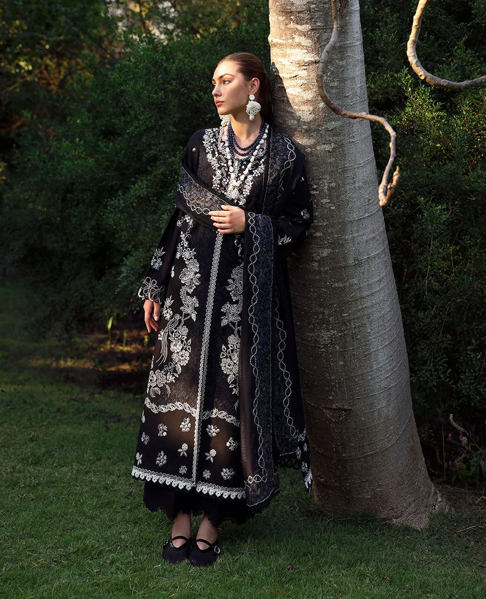 REPUBLIC WOMENS WEAR M-145